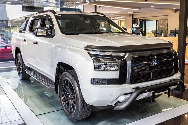 2025 Mitsubishi Triton GSR MV 4X4