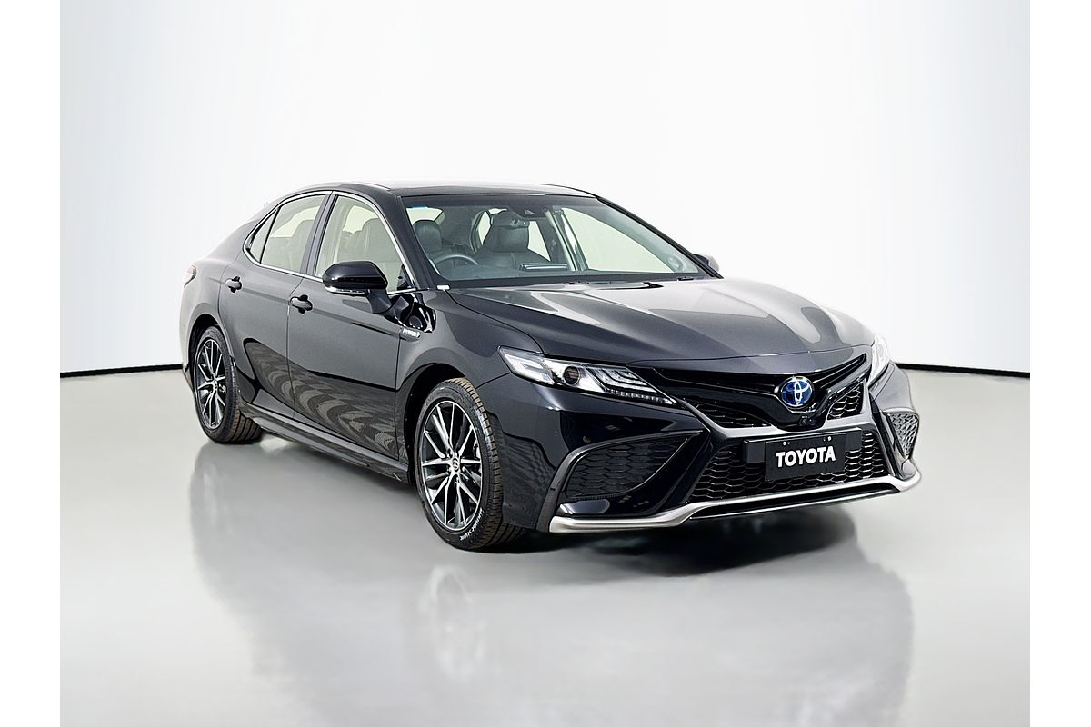 2024 Toyota Camry SL AXVH70R