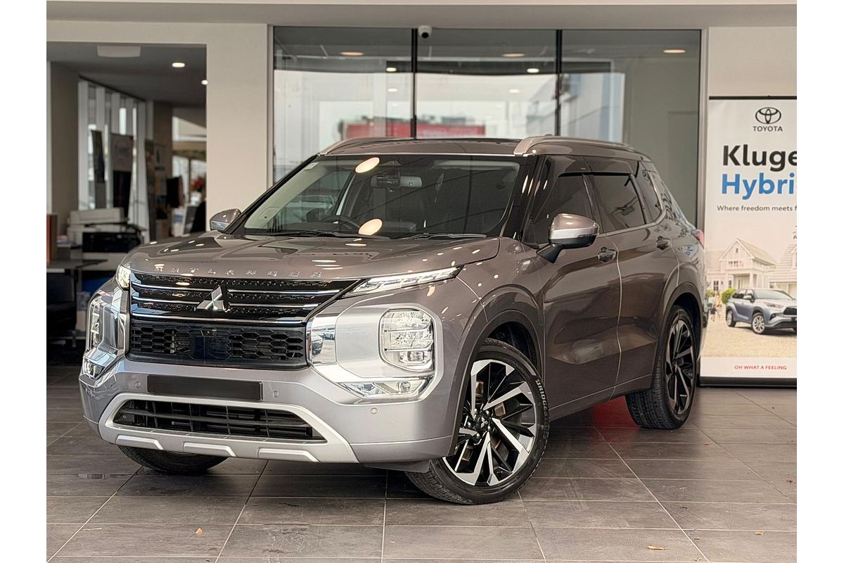 2023 Mitsubishi Outlander Exceed ZM