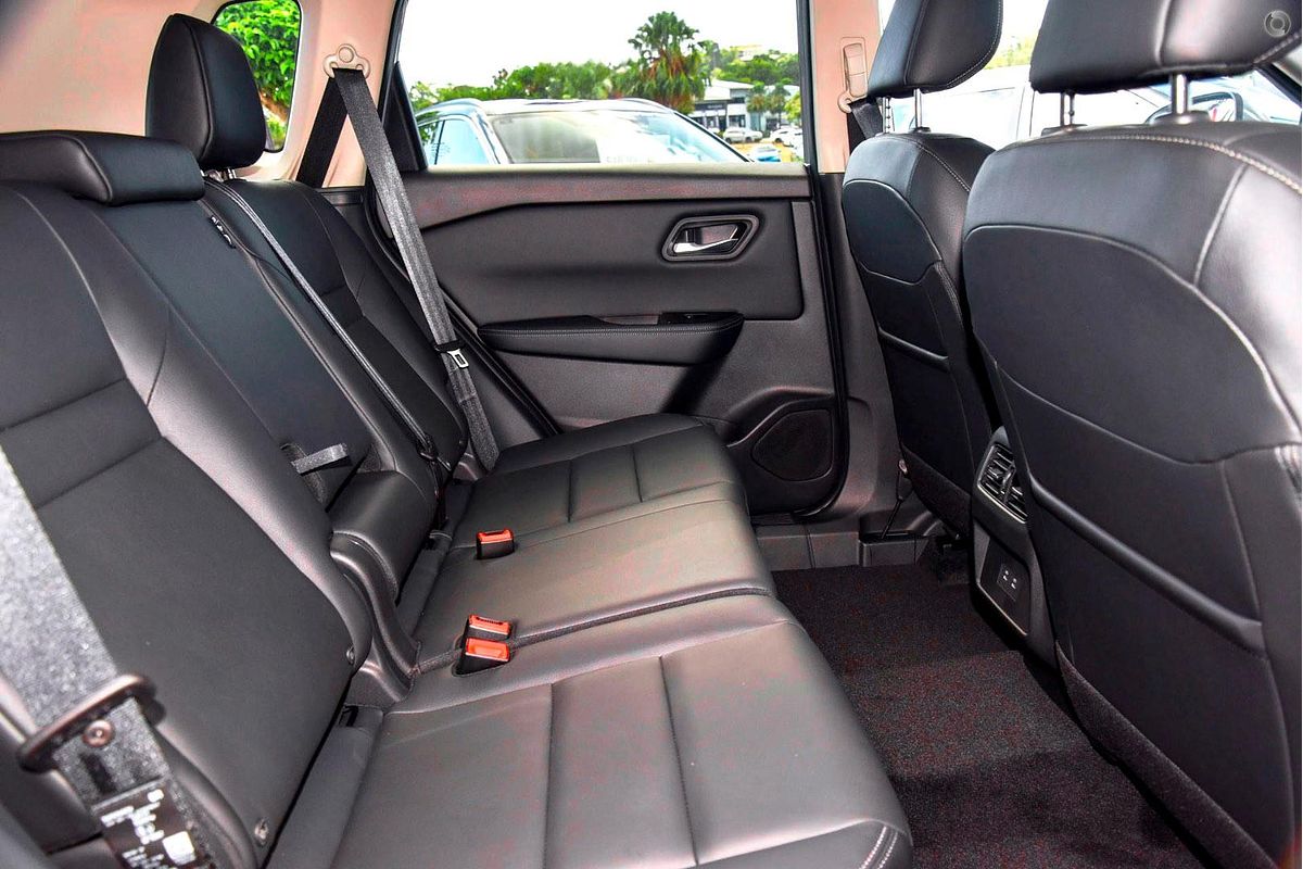 2026 Nissan X-TRAIL ST-L T33