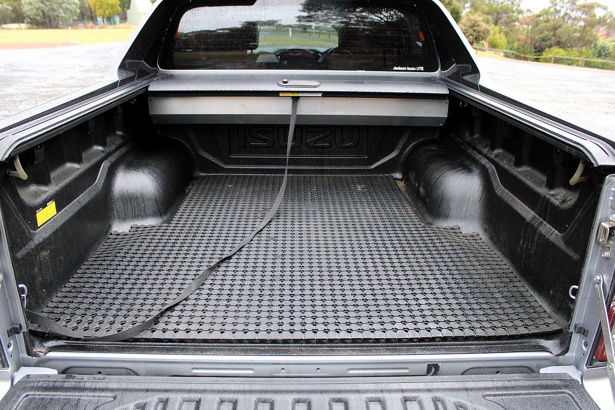 2022 Isuzu D-MAX X-TERRAIN 4X4