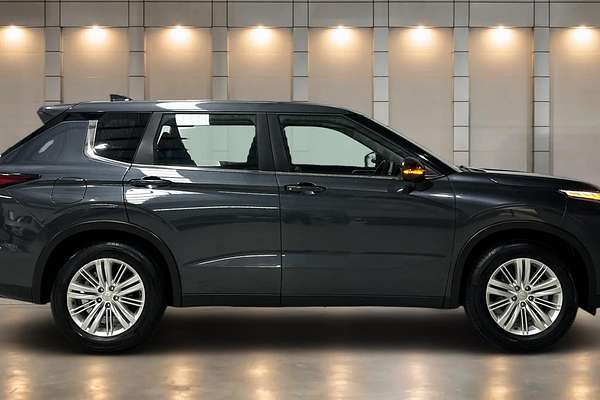 2024 Mitsubishi Outlander ES ZM