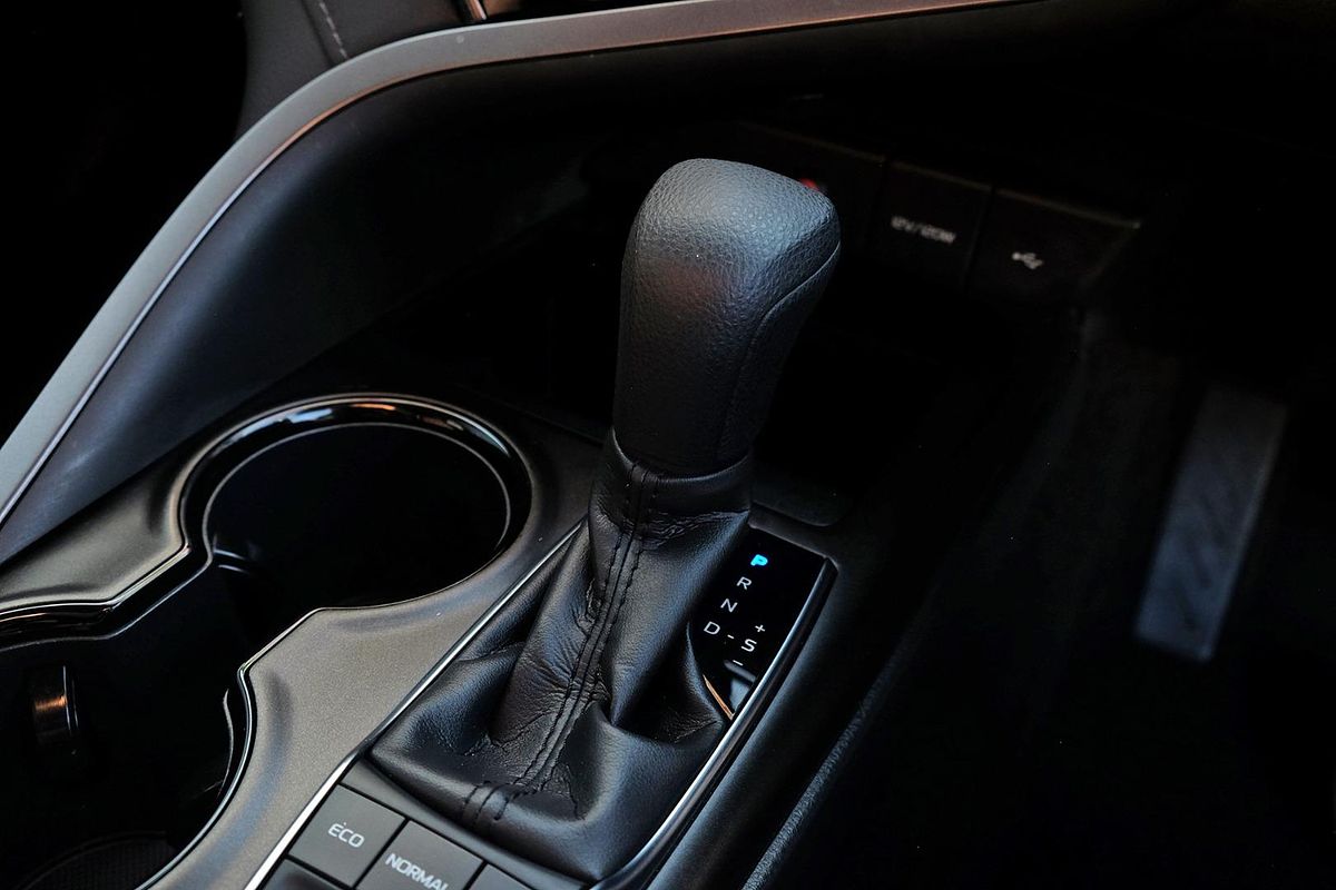 2021 Toyota Camry Ascent AXVH70R