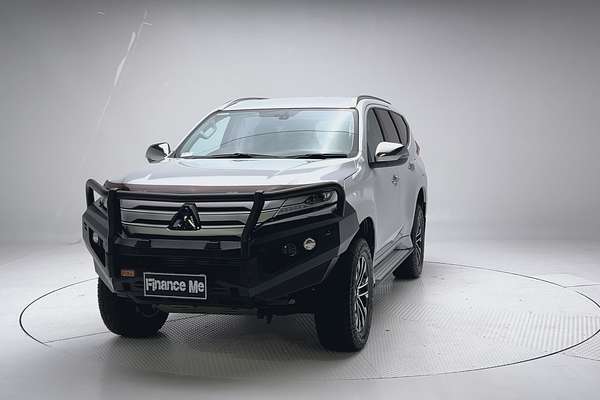2021 Mitsubishi Pajero Sport GLS QF thumb-2