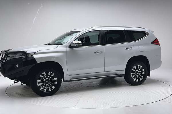 2021 Mitsubishi Pajero Sport GLS QF thumb-3