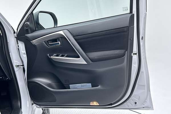 2021 Mitsubishi Pajero Sport GLS QF thumb-18