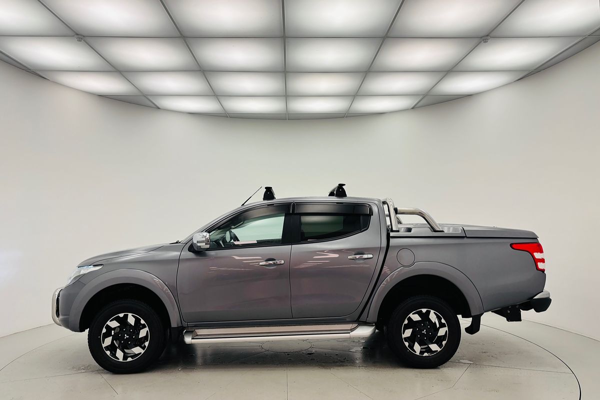 2017 Mitsubishi MQ Triton EXCEED 2.4L DID 5A/T 4X4 DC PU