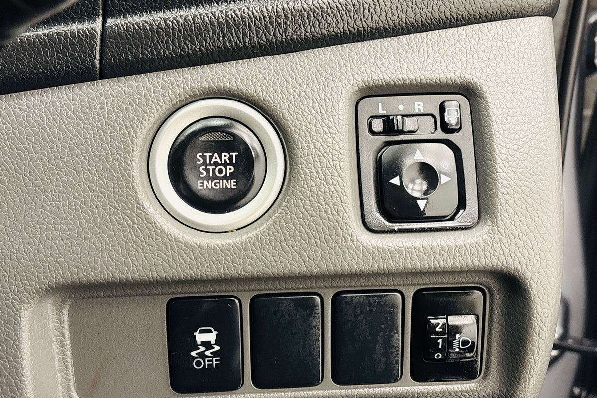 2017 Mitsubishi MQ Triton EXCEED 2.4L DID 5A/T 4X4 DC PU