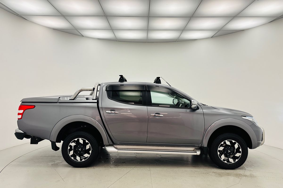 2017 Mitsubishi MQ Triton EXCEED 2.4L DID 5A/T 4X4 DC PU