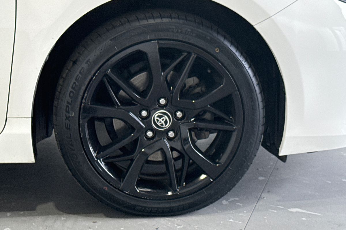 2016 Toyota Camry Atara S ASV50R