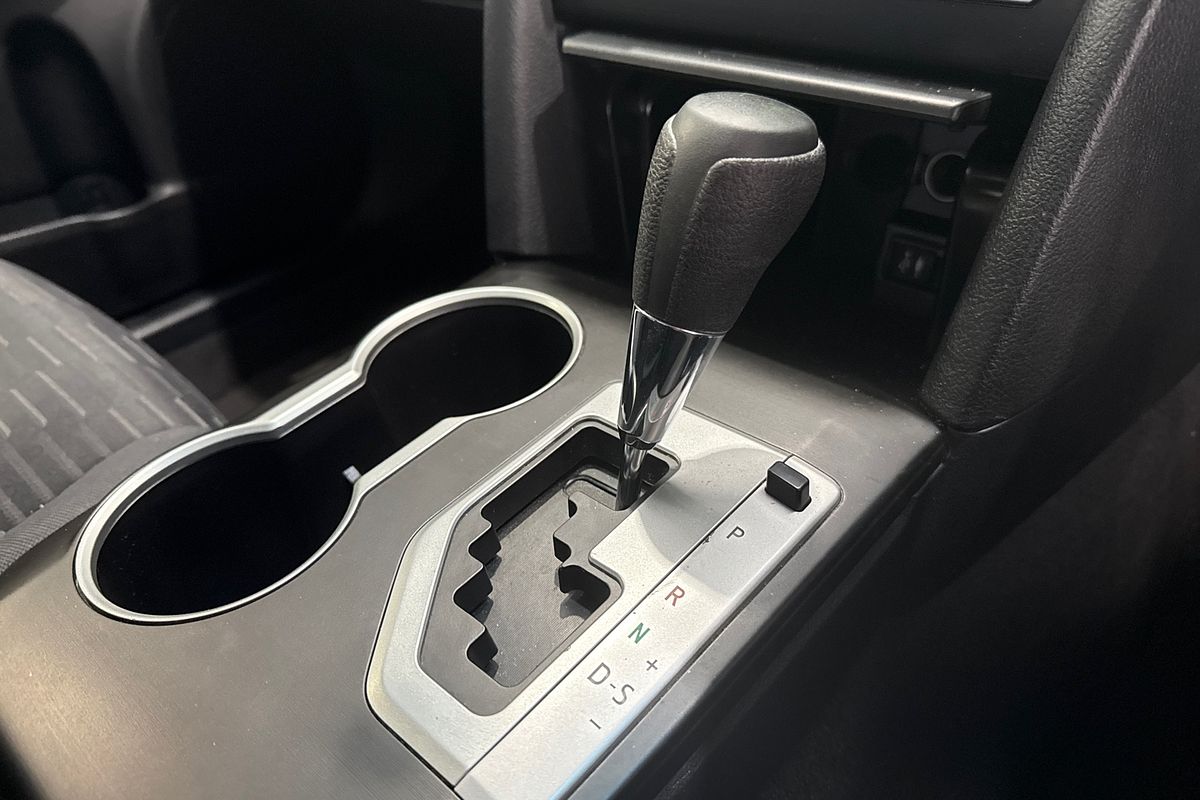 2016 Toyota Camry Atara S ASV50R