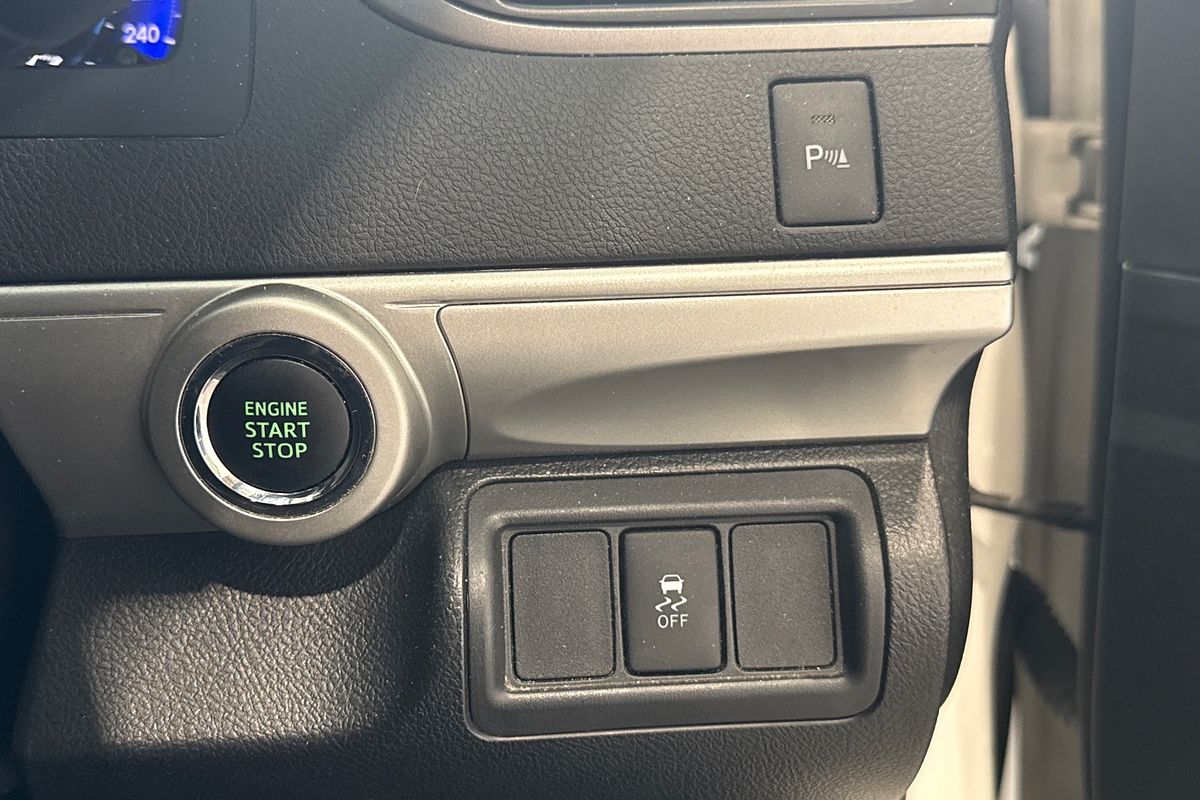 2016 Toyota Camry Atara S ASV50R