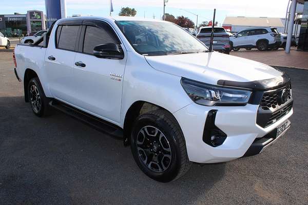 2025 Toyota Hilux SR5 48V GUN126R 4X4