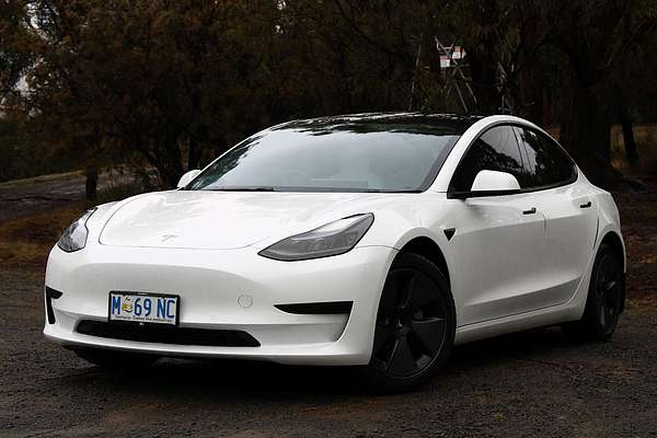 2022 Tesla Model 3 Rear-Wheel Drive