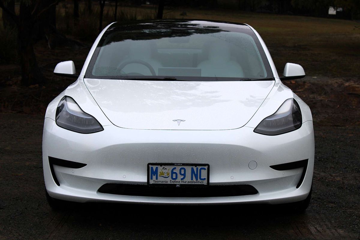 2022 Tesla Model 3 Rear-Wheel Drive
