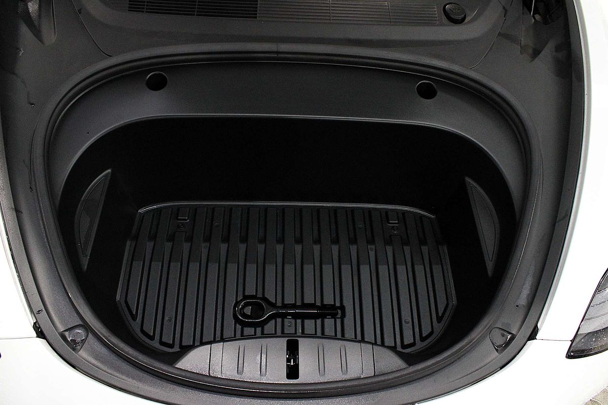 2022 Tesla Model 3 Rear-Wheel Drive