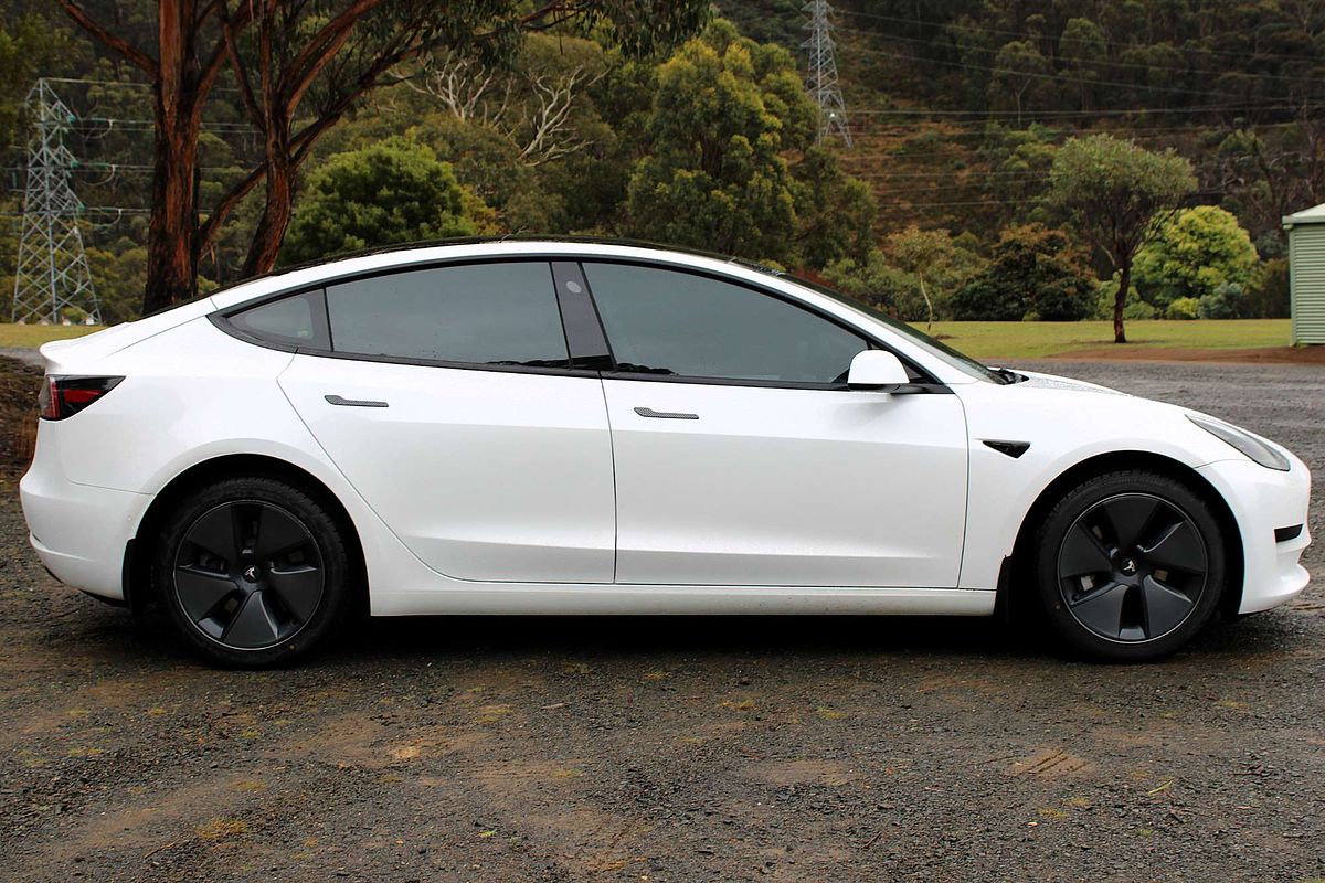 2022 Tesla Model 3 Rear-Wheel Drive