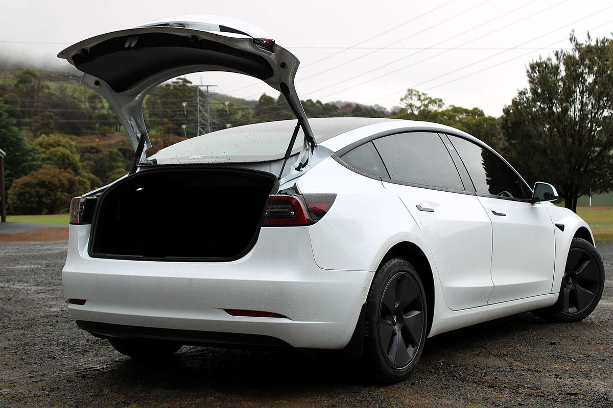 2022 Tesla Model 3 Rear-Wheel Drive
