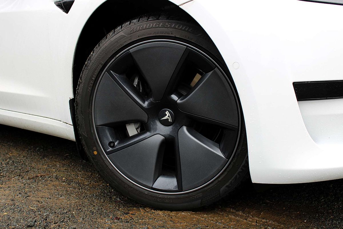 2022 Tesla Model 3 Rear-Wheel Drive