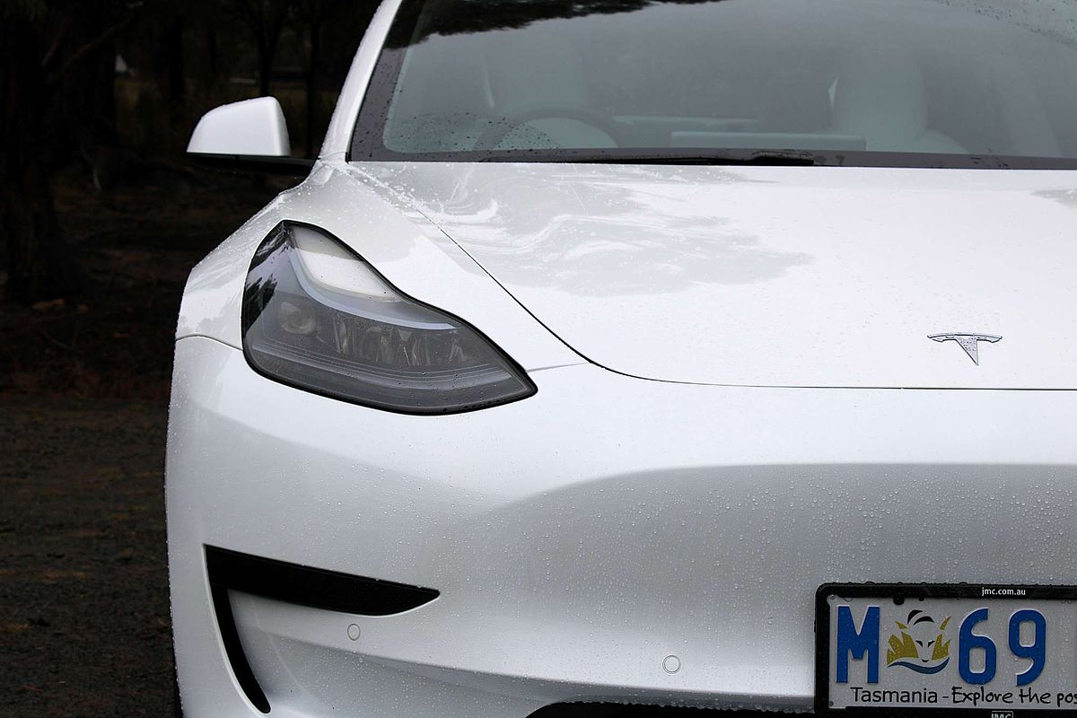 2022 Tesla Model 3 Rear-Wheel Drive