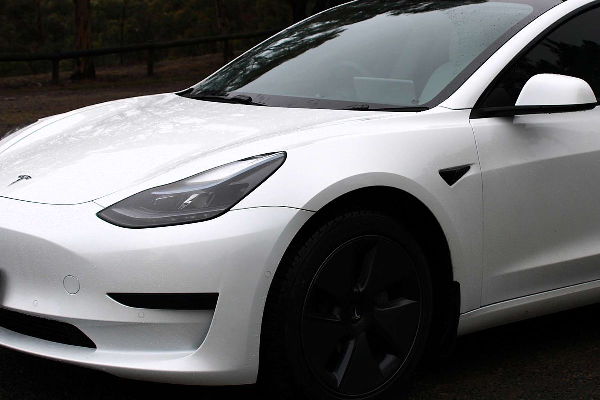 2022 Tesla Model 3 Rear-Wheel Drive