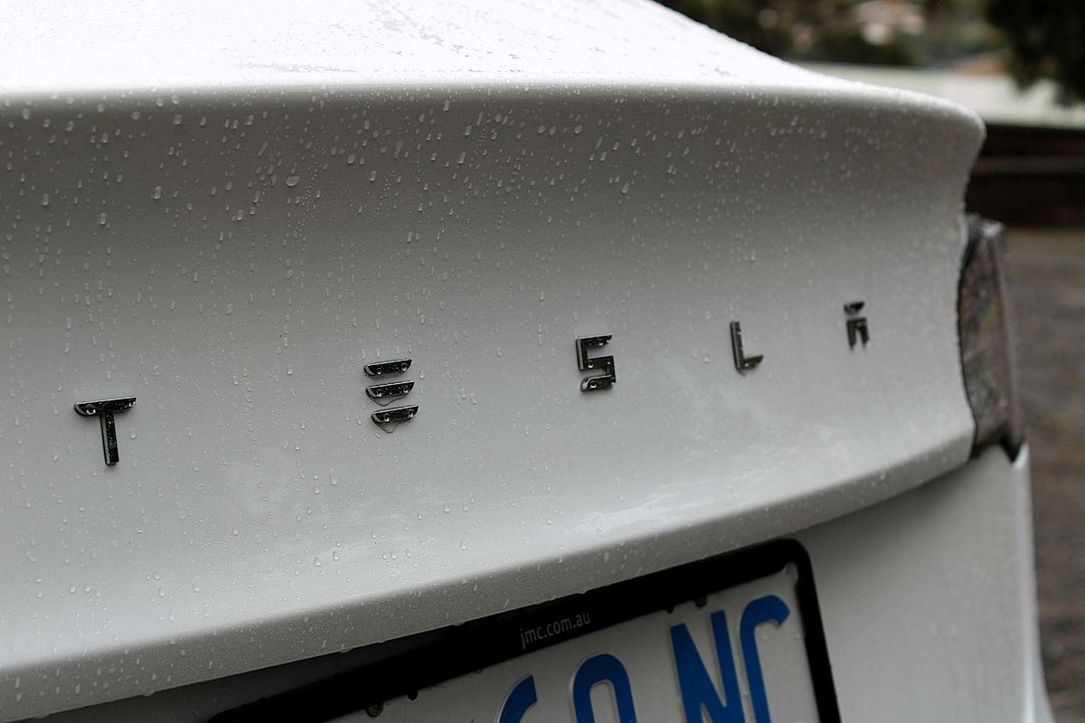 2022 Tesla Model 3 Rear-Wheel Drive