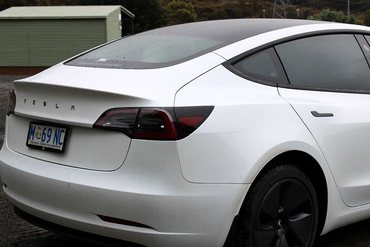 2022 Tesla Model 3 Rear-Wheel Drive