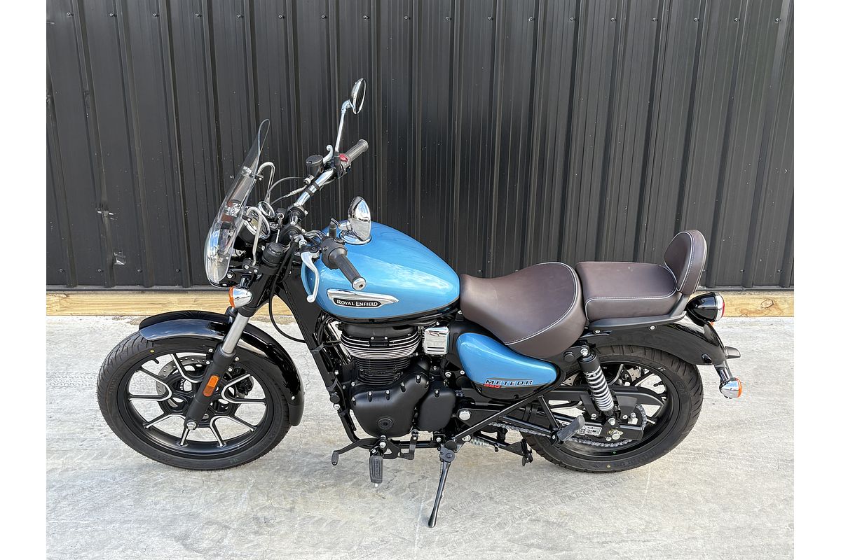 2026 Royal Enfield METEOR 350 - SUPERNOVA BLUE