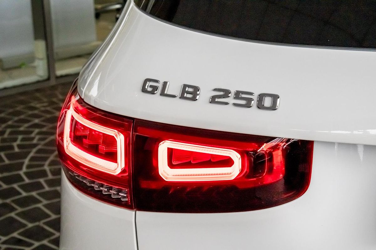 X247 803+053MY GLB250 WAG DUAL 8sp 2.0T