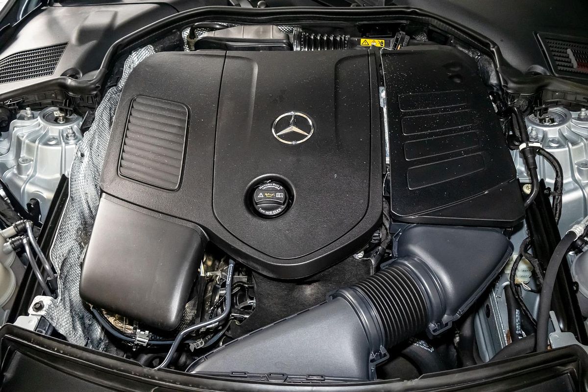 W206 802MY C200 SED 4dr 9G 9sp 1.5T/15kW
