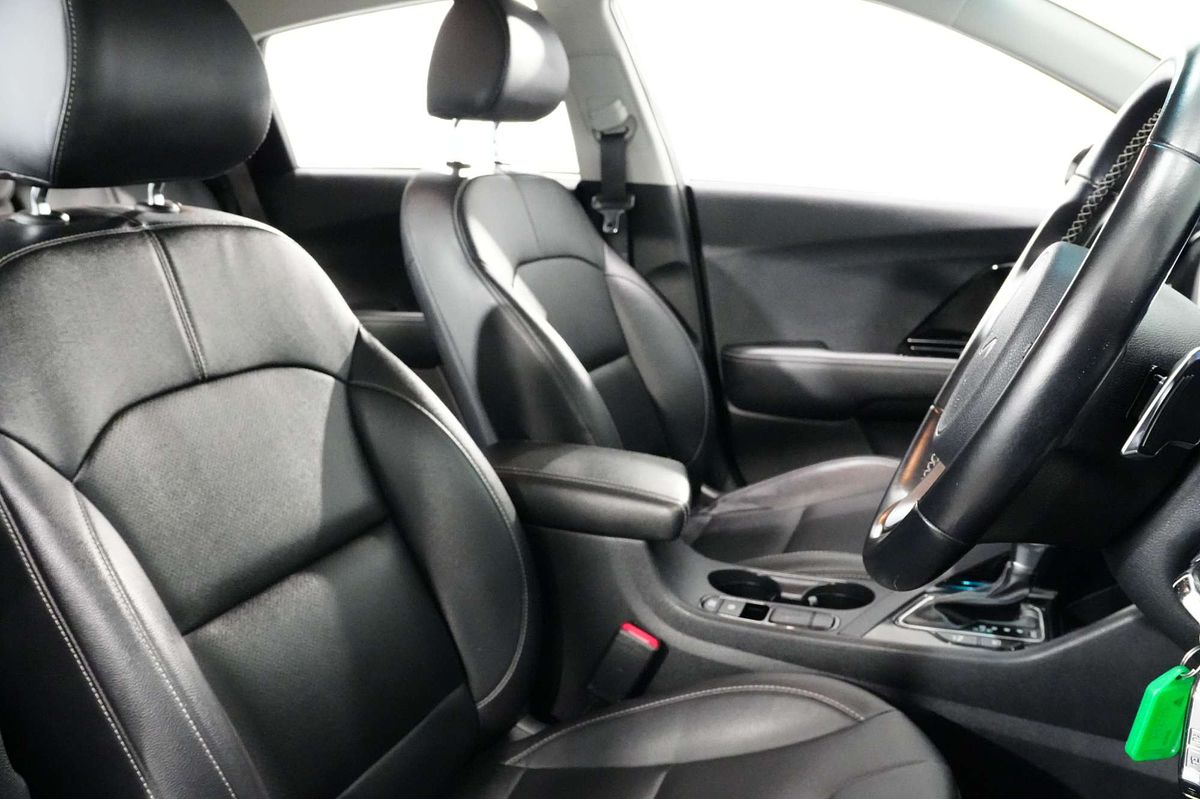 2021 Kia Niro Hybrid Sport DE