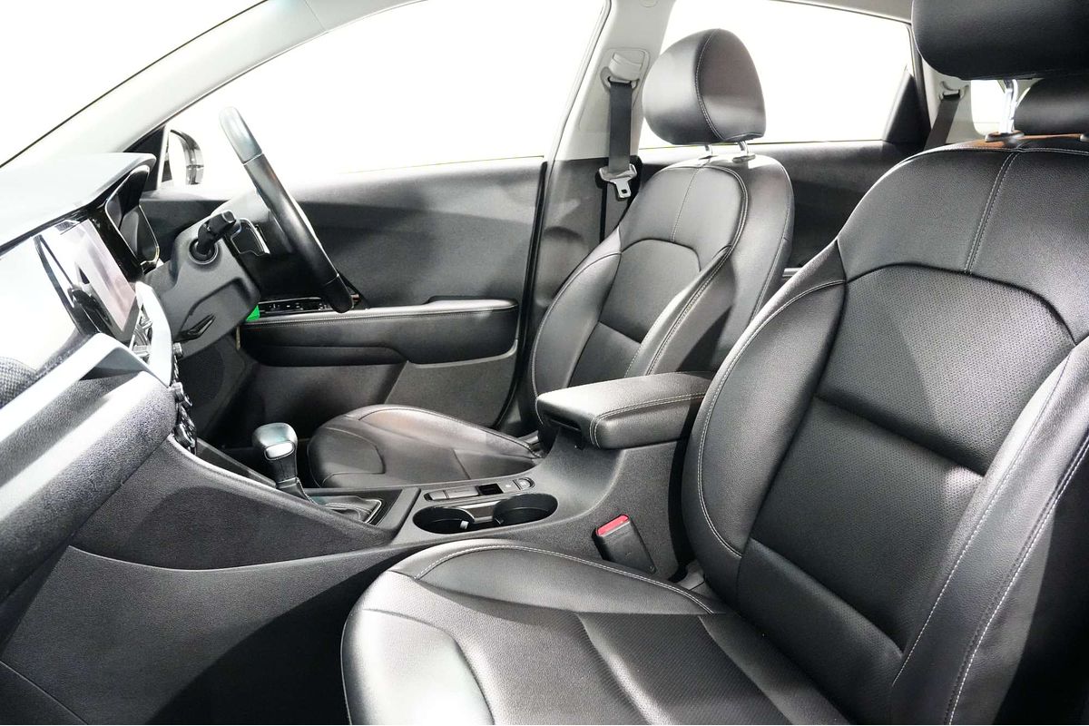 2021 Kia Niro Hybrid Sport DE