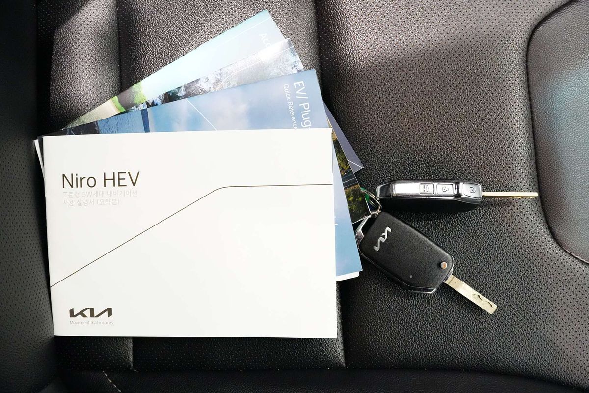 2021 Kia Niro Hybrid Sport DE