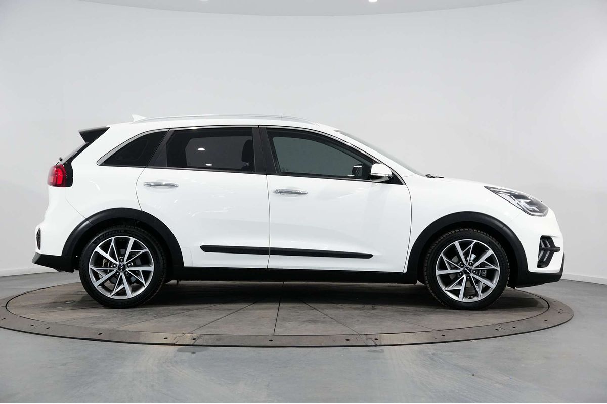 2022 Kia Niro Hybrid Sport DE