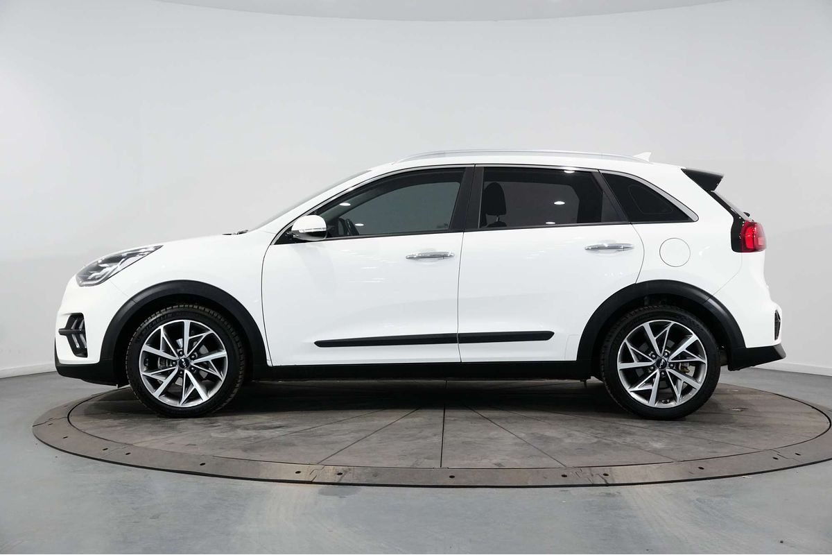 2022 Kia Niro Hybrid Sport DE