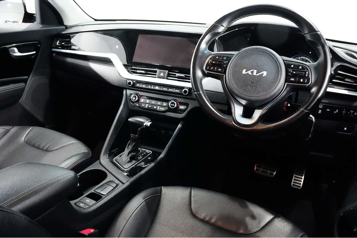 2022 Kia Niro Hybrid Sport DE