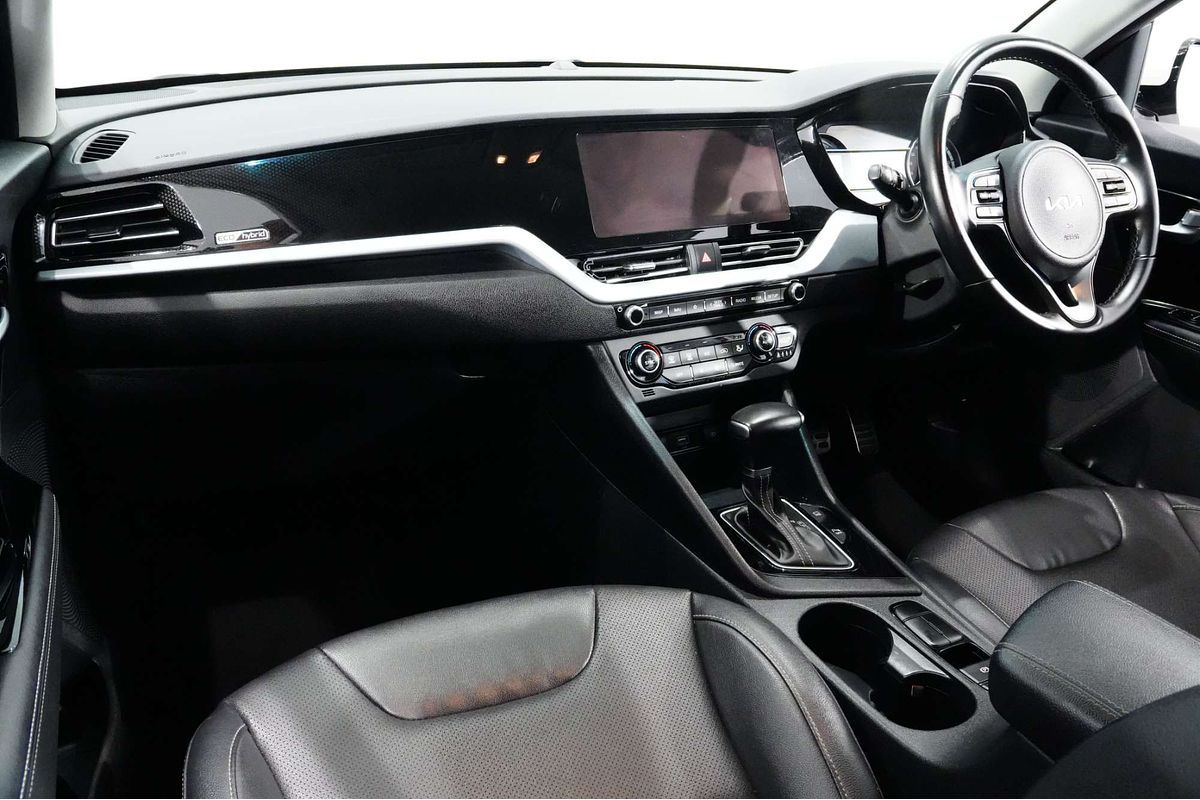 2022 Kia Niro Hybrid Sport DE