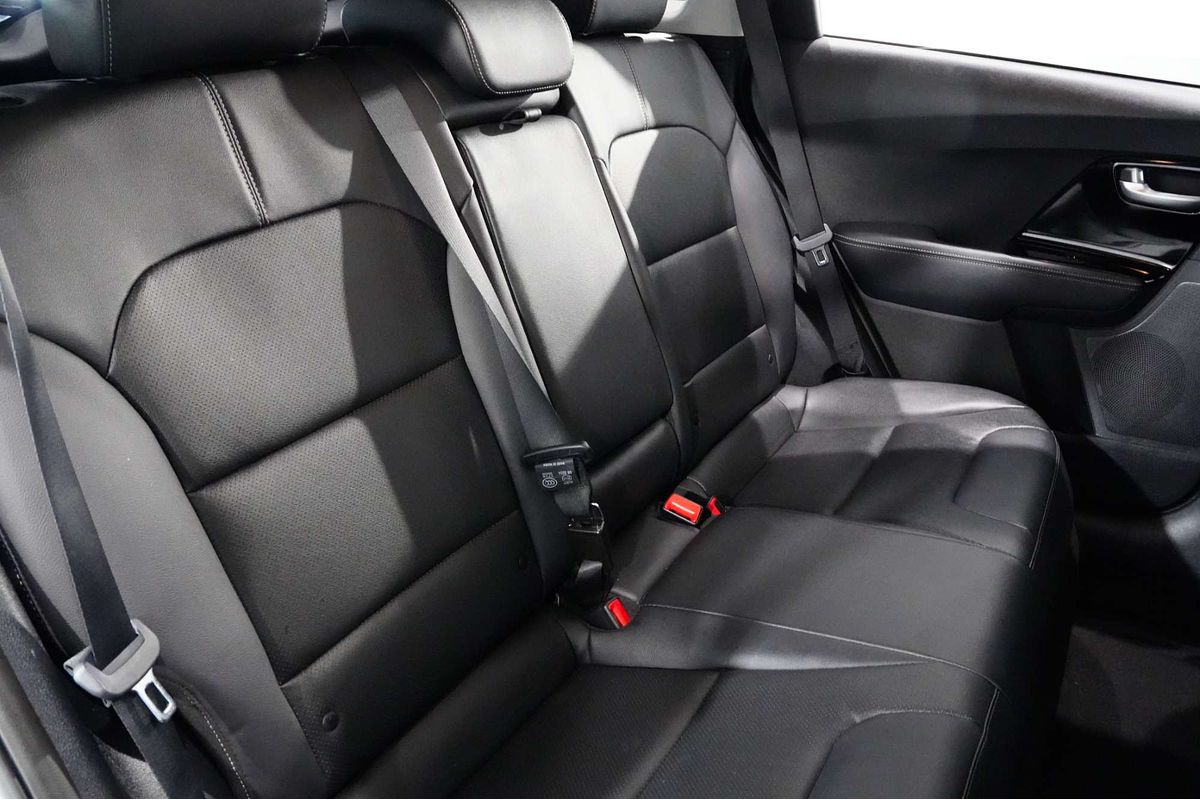 2022 Kia Niro Hybrid Sport DE