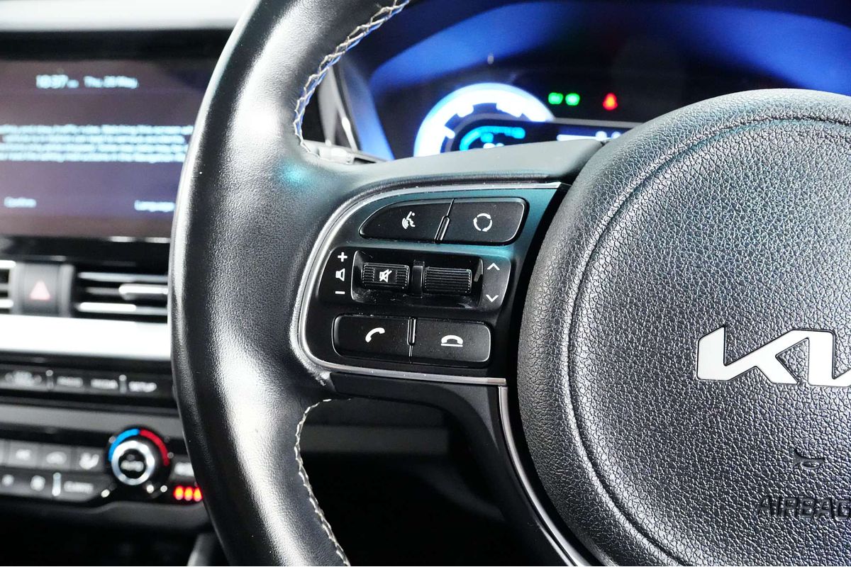 2022 Kia Niro Hybrid Sport DE