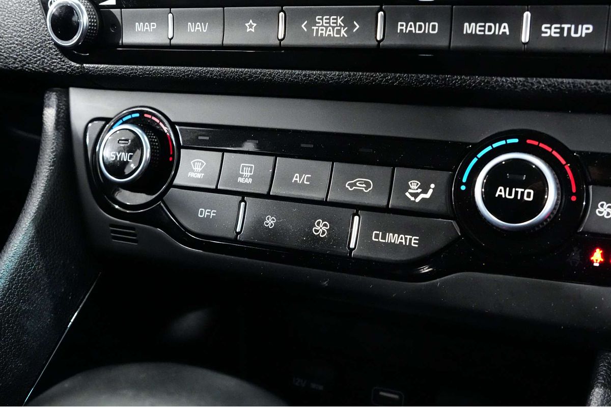2022 Kia Niro Hybrid Sport DE