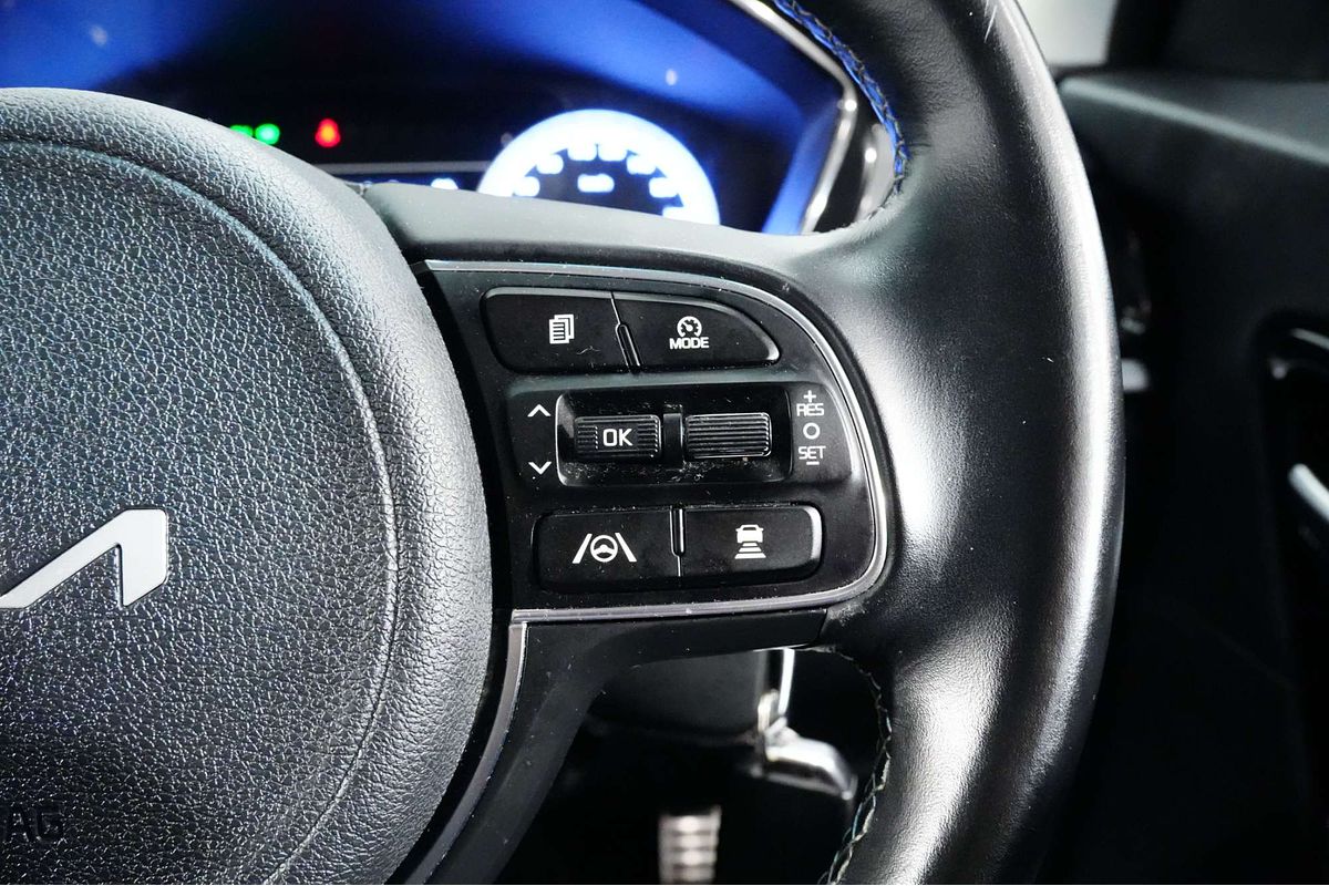 2022 Kia Niro Hybrid Sport DE