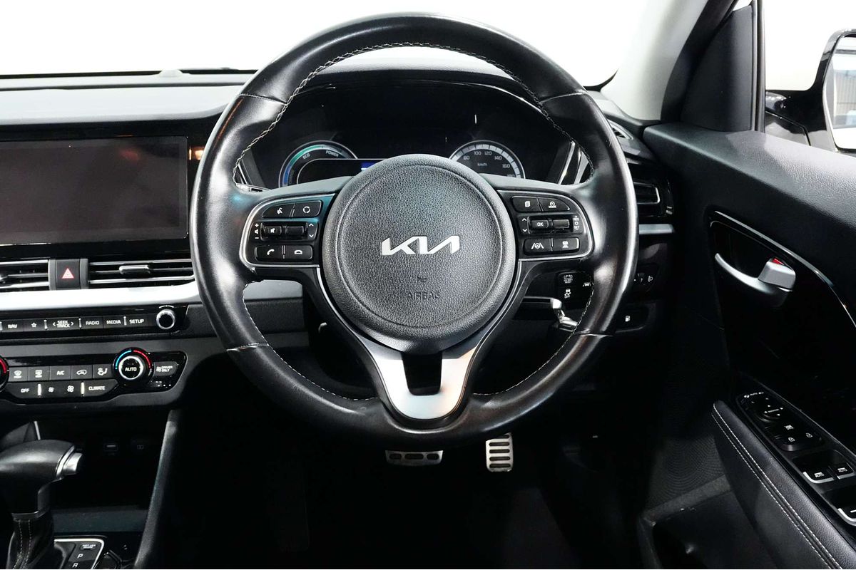 2022 Kia Niro Hybrid Sport DE