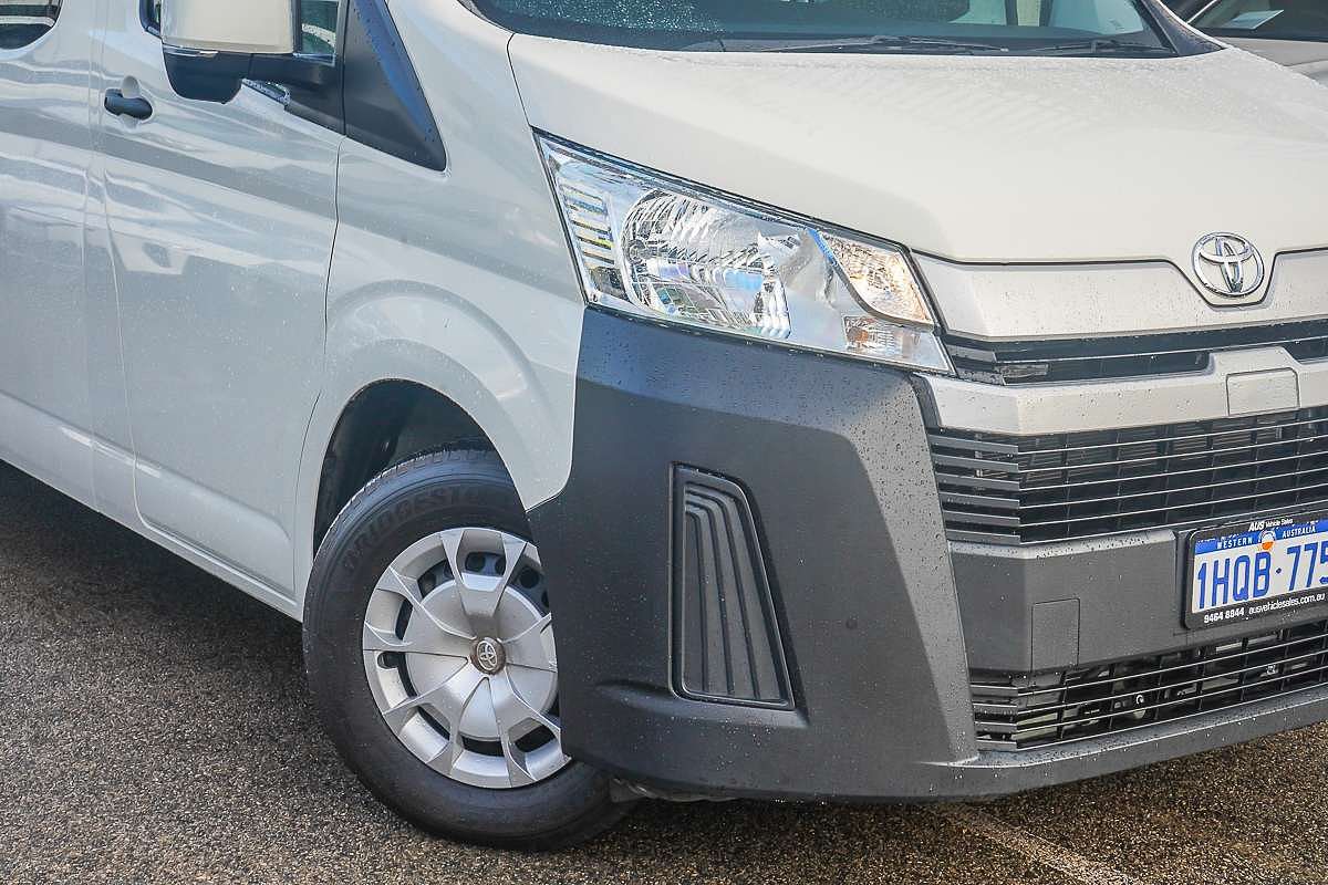2022 Toyota Hiace Commuter GDH322R ELWB High Roof