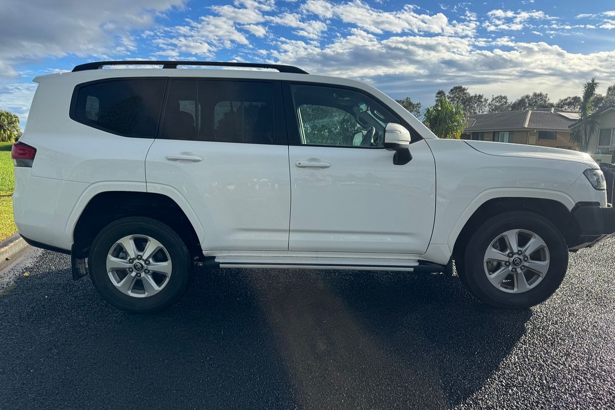 2023 Toyota Landcruiser GXL FJA300R