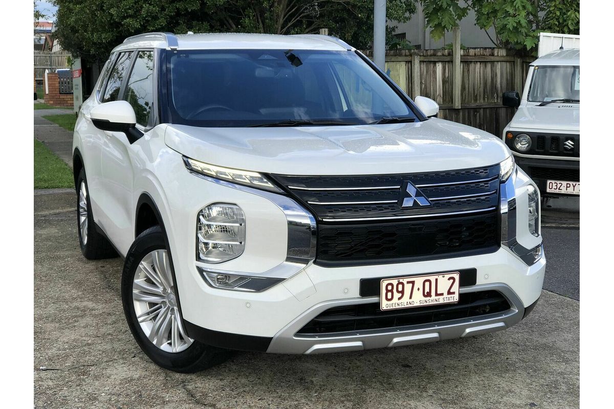 2023 Mitsubishi Outlander LS ZM