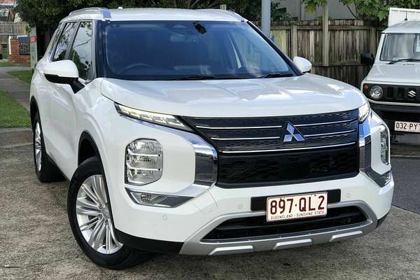 2023 Mitsubishi Outlander LS ZM