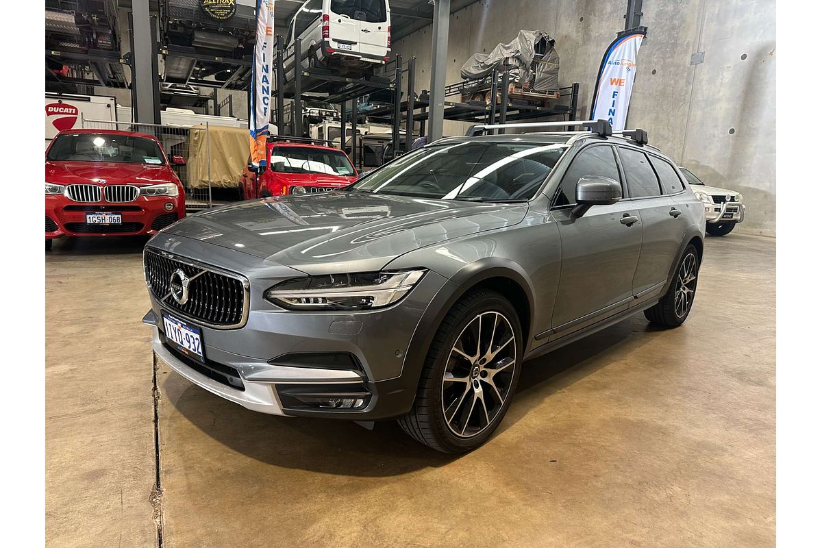 2019 Volvo V90 Cross Country D5