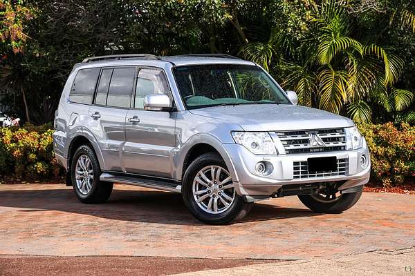 2014 Mitsubishi Pajero VR-X NW