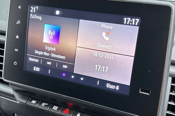 2022 Renault Trafic Pro X82 SWB Low Roof thumb-13