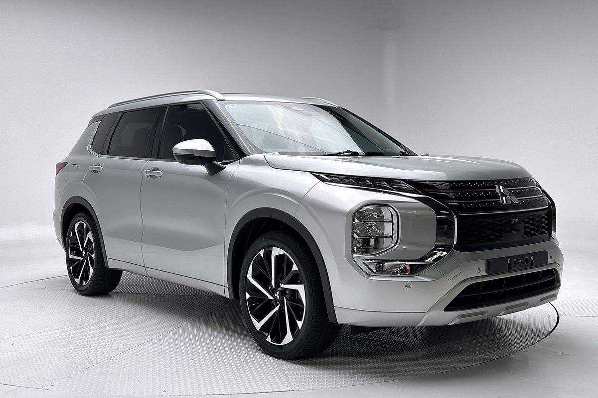 2023 Mitsubishi Outlander Exceed ZM